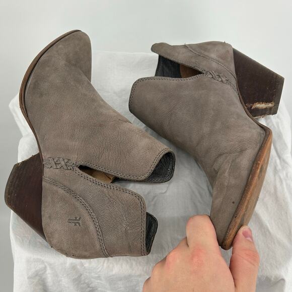 Frye Boots Womens 9.5M Reina Cutout Bootie Gray Nubuck Chunky Block Heel Western - Picture 6 of 10